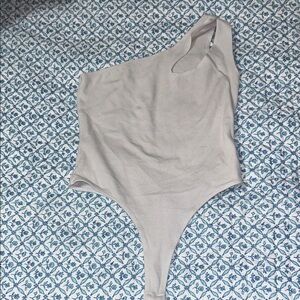 Timing White One-Shoulder Bodysuit